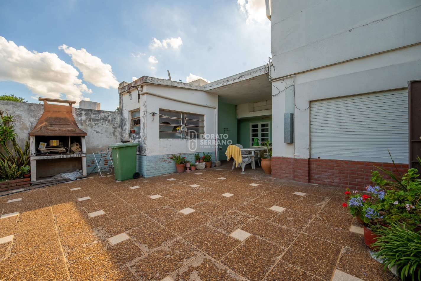 CASA EN BARRIO RESIDENCIAL! LISTA PARA UN NUEVO SUEÑO!