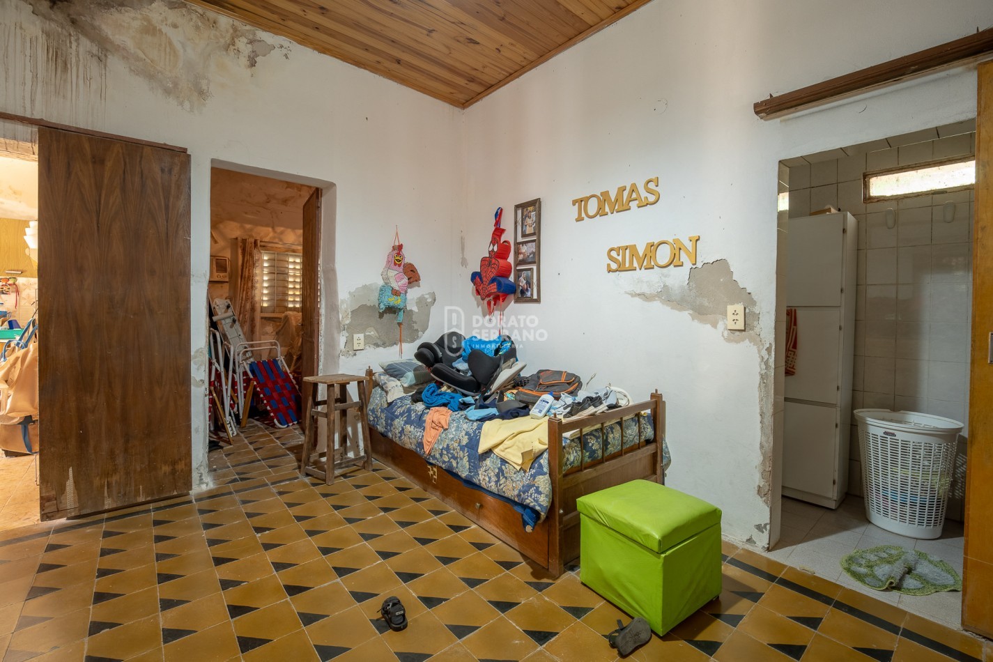 LOTE EN BARRIO FLORIDA! TODOS LOS SERVICIOS - PLUS EDIFICADO A DEMOLER O RECICLAR. 