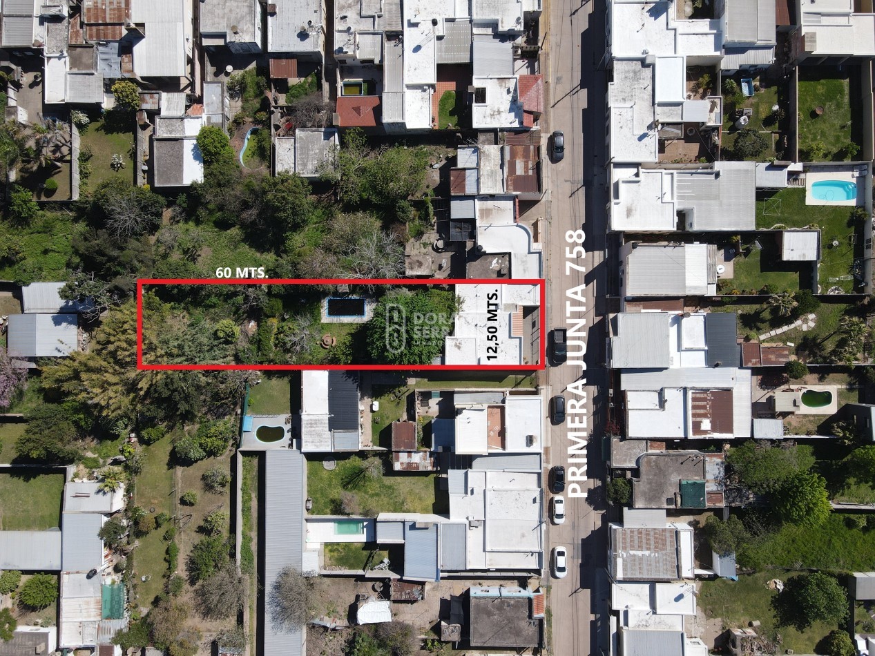 CASA + 750 M2 DE LOTE! Todos los servicios!