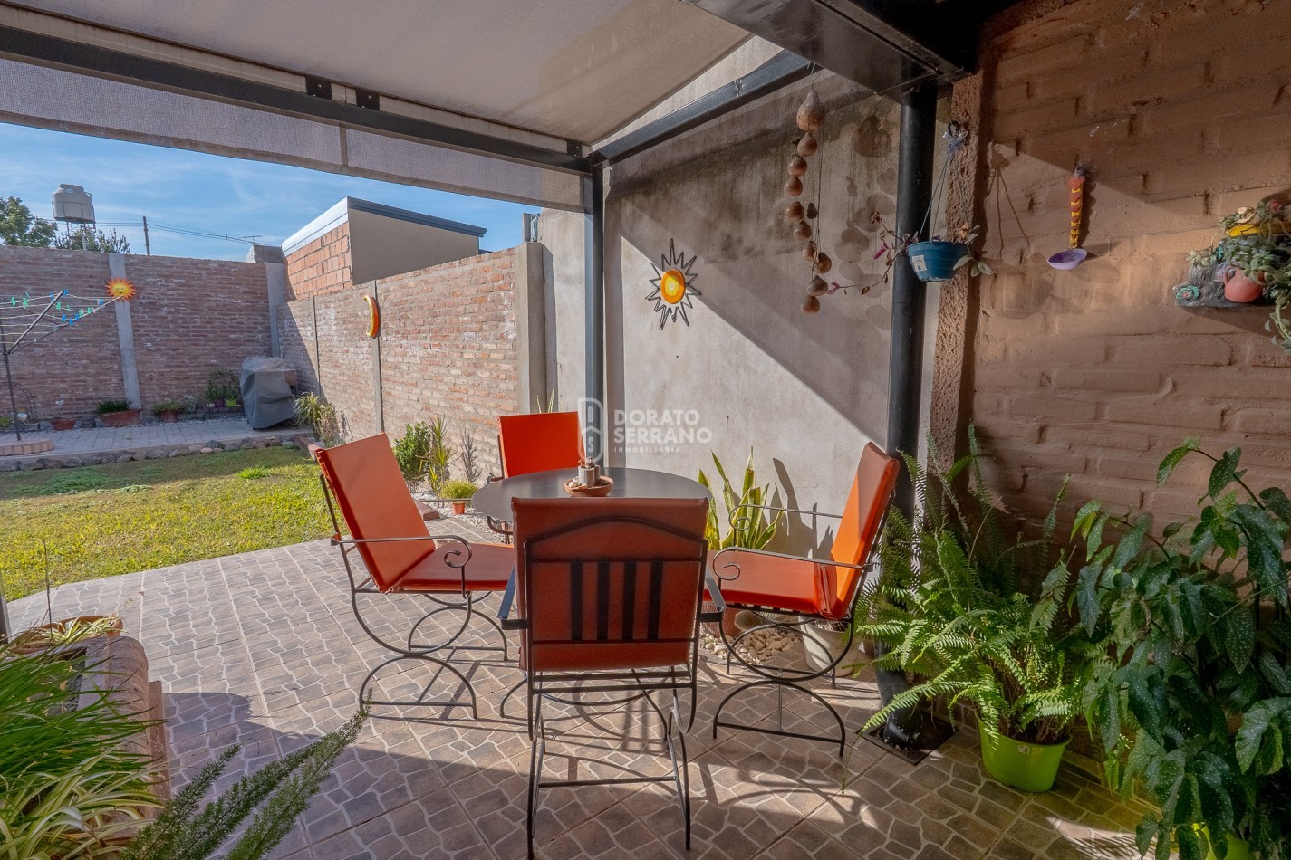 BONITA Y PRACTICA! FLORIDA / RESIDENCIAL!