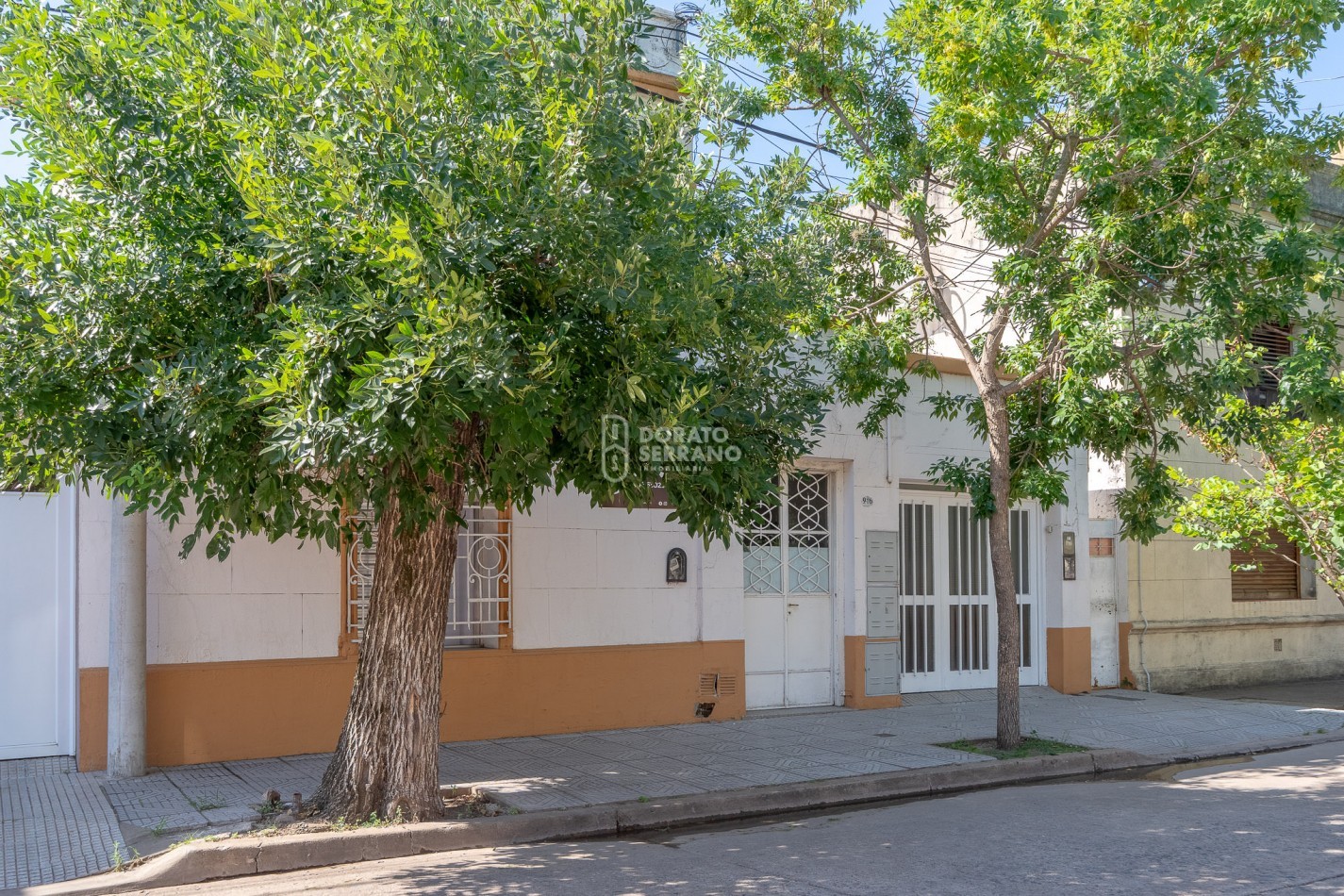 COMPLEJO DE 3 DEPTOS. CENTRICOS + PLUS: LOTE REMANENTE!  