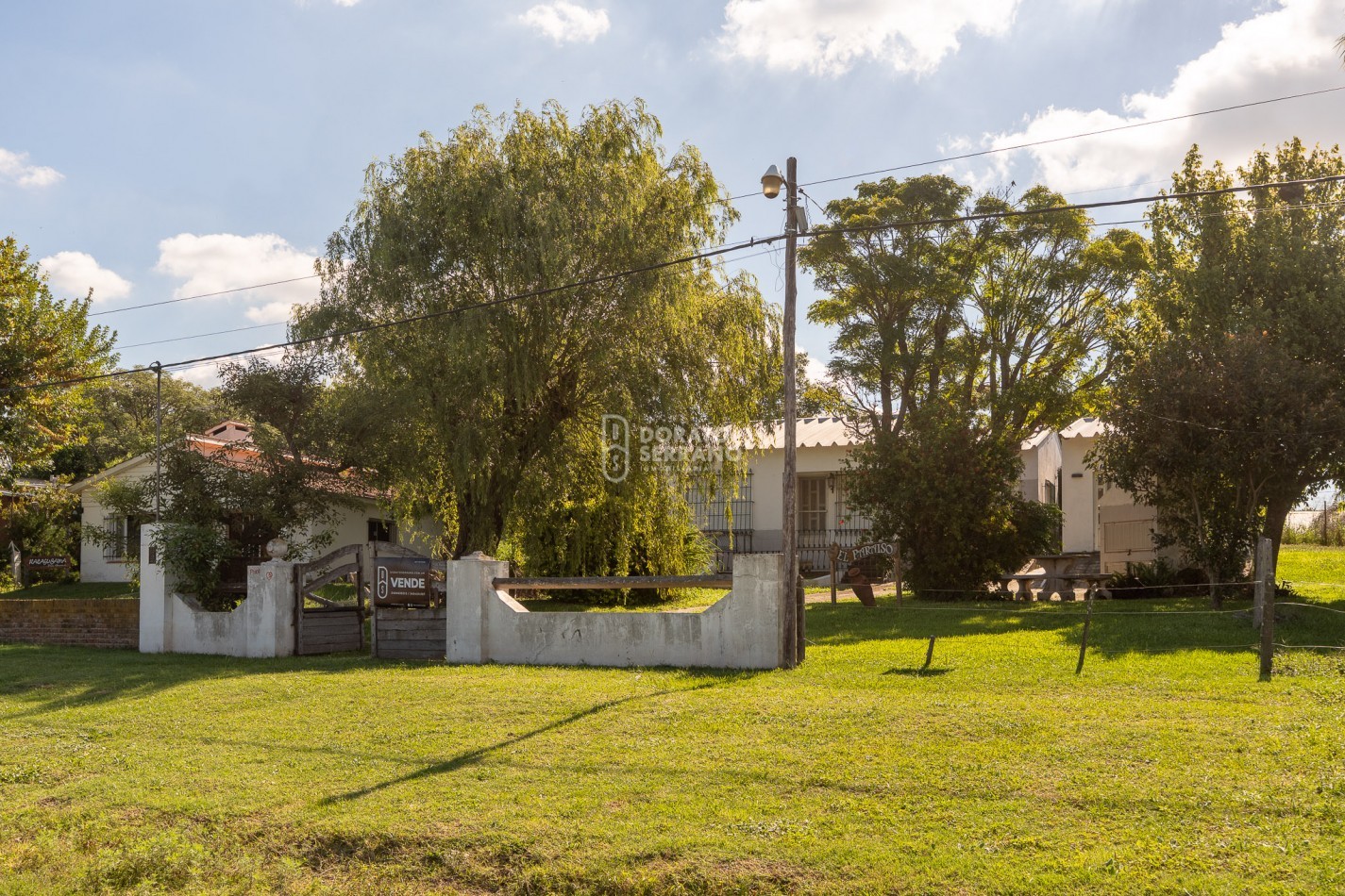 CASA EN EL RIO! GRANDIOSA! BARRIO BASUALDO!