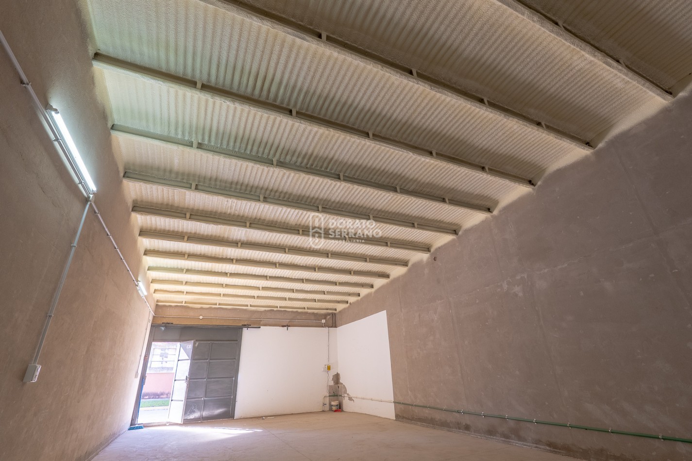 CASA A RECICLAR + GALPON NUEVO!