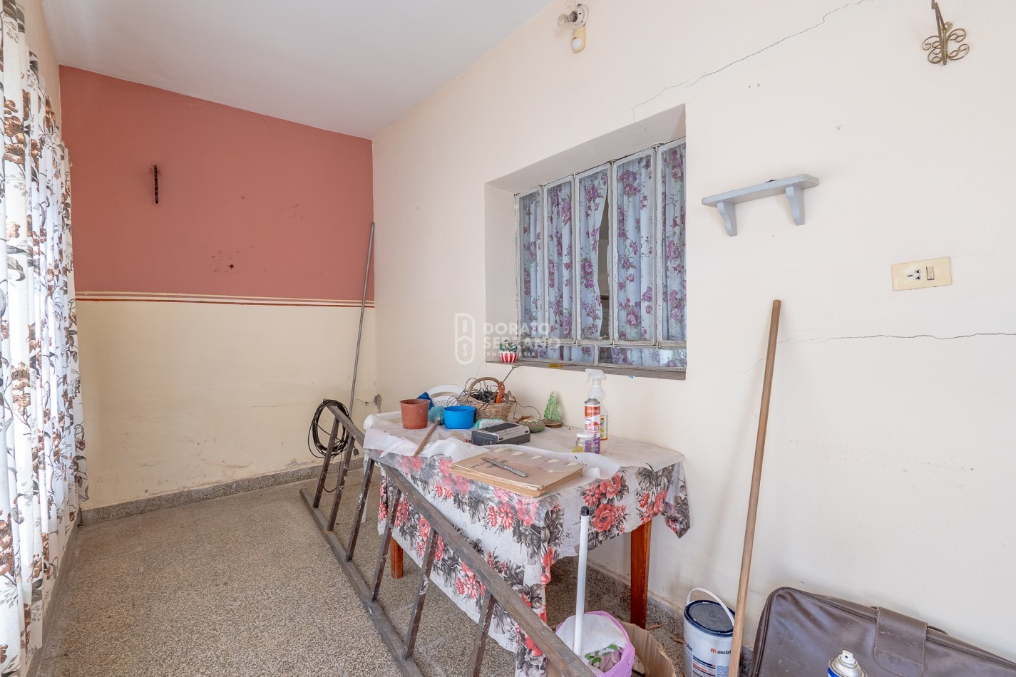 CASA + 750 M2 DE LOTE! Todos los servicios!