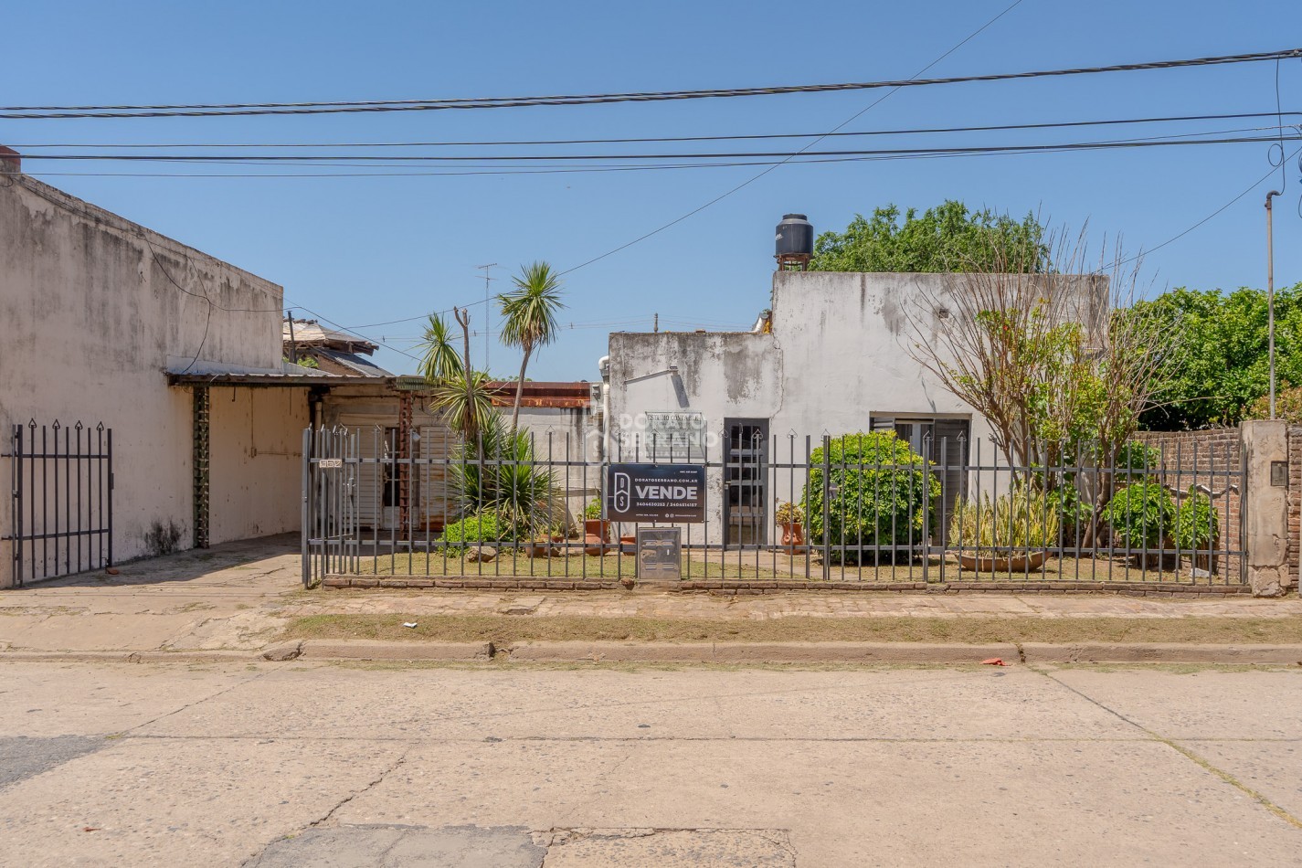 LOTE EN BARRIO FLORIDA! TODOS LOS SERVICIOS - PLUS EDIFICADO A DEMOLER O RECICLAR. 