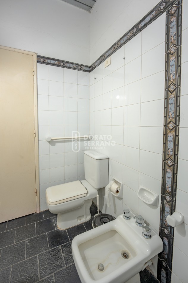 CASA EN EL RIO! GRANDIOSA! BARRIO BASUALDO!