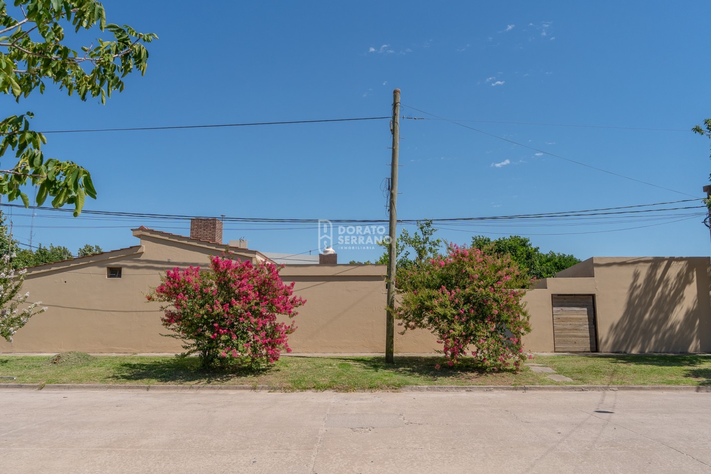 BONITA & LISTA PARA HABITAR! EN ESQUINA!