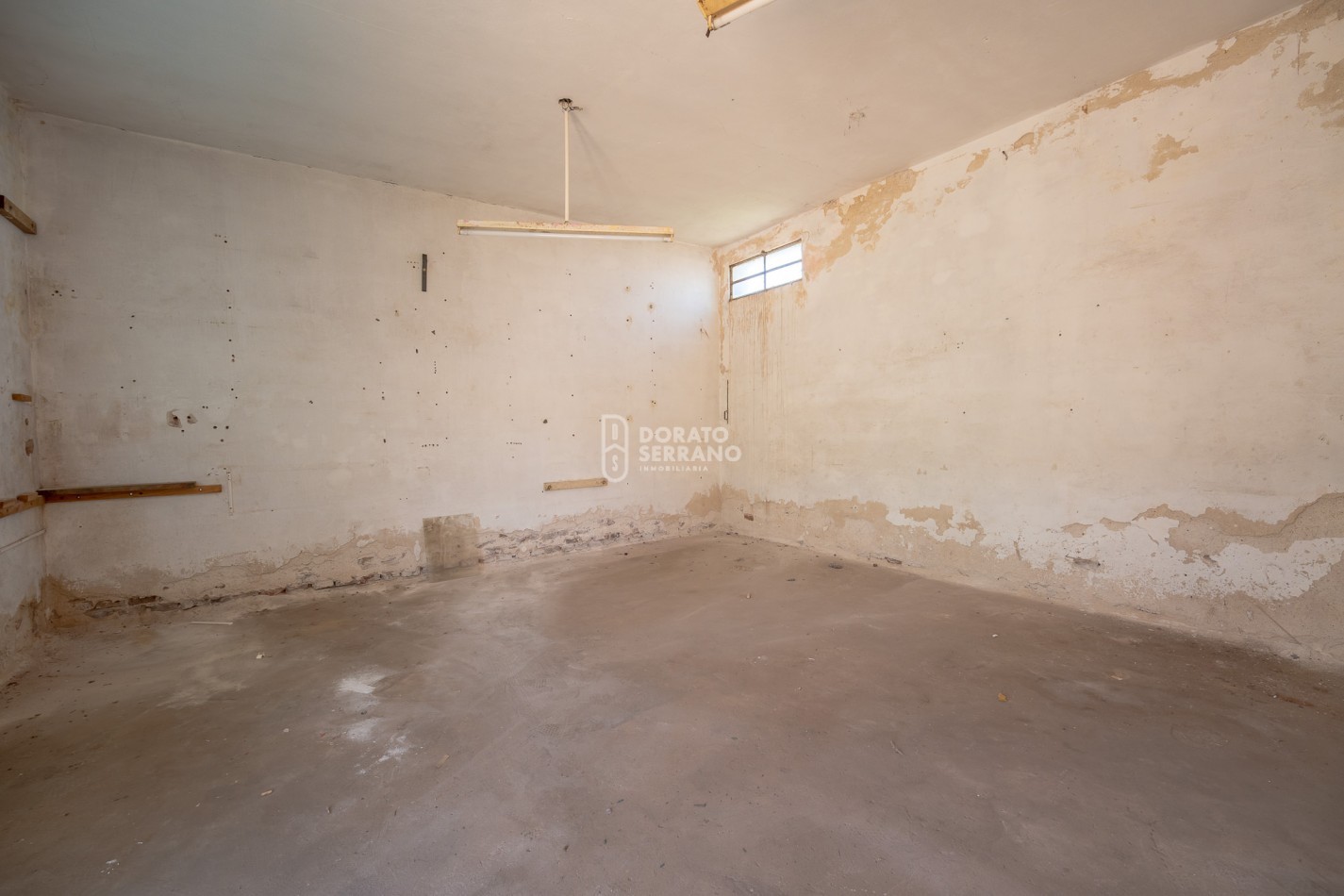 CASA CON LOCAL - PROYECTAR SIN LIMITES! AREA CENTRAL! 