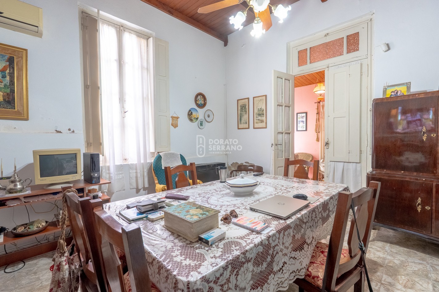 CASA EN ESQUINA & TODOS LOS SERVICIOS.