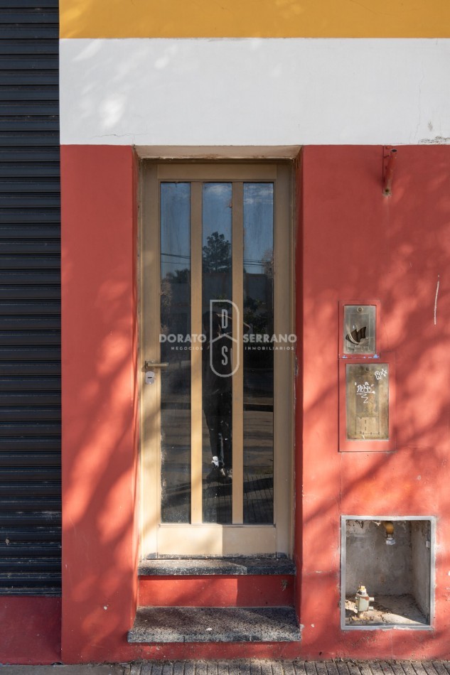 ICONICO SALON COMERCIAL + DEPTOS. A TERMINAR.  