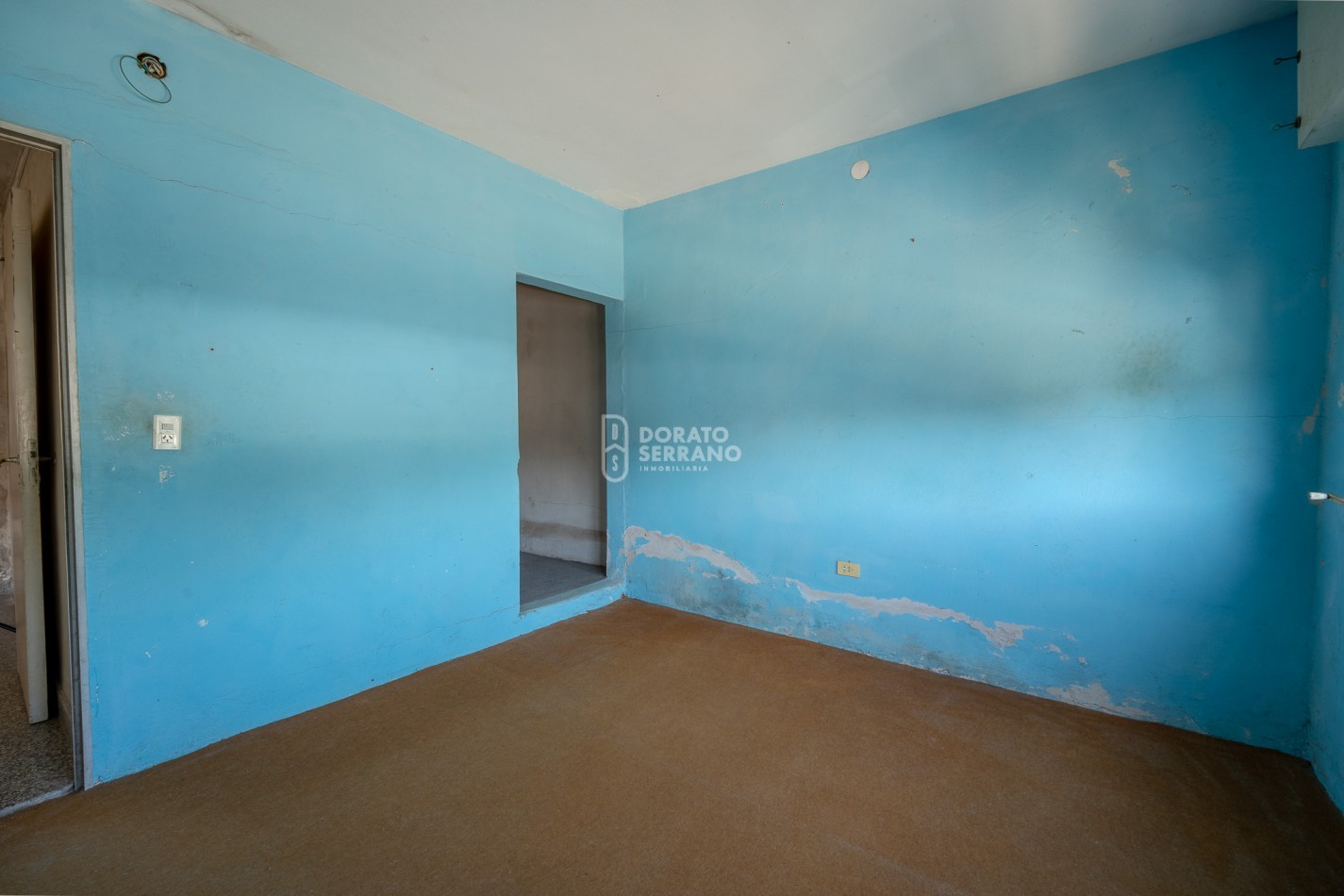 CASA CON LOCAL - PROYECTAR SIN LIMITES! AREA CENTRAL! 