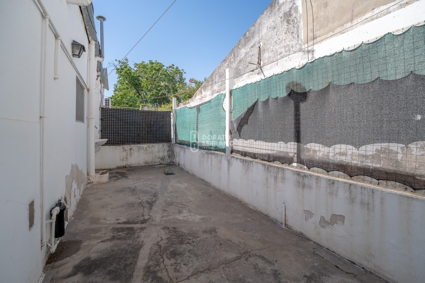 COMPLEJO DE 3 DEPTOS. CENTRICOS + PLUS: LOTE REMANENTE!  