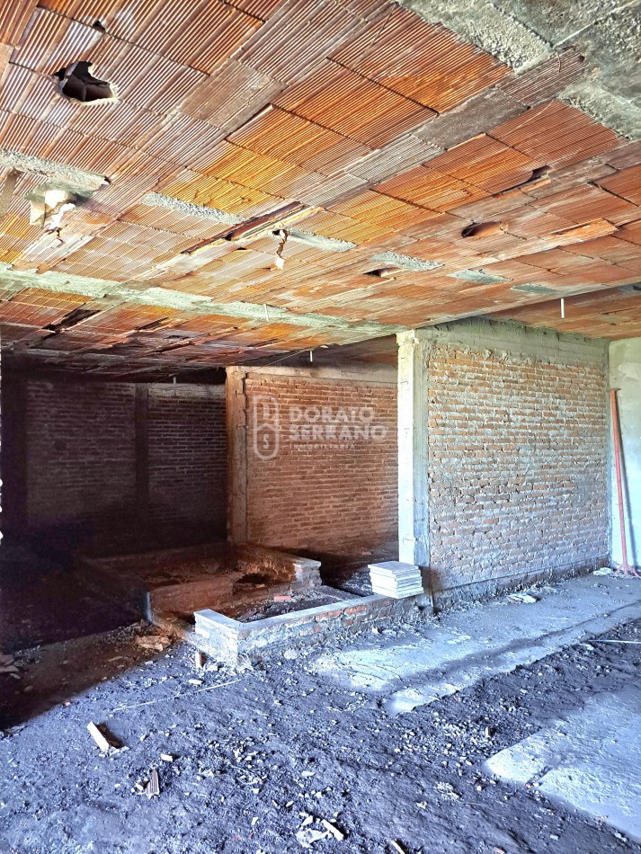 LOCAL ESTRATEGICO EN PEDRONI! ALTO POTENCIAL.