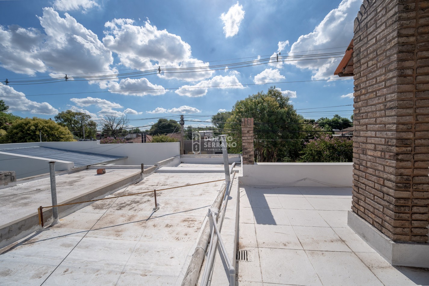 CASA EN BARRIO RESIDENCIAL! LISTA PARA UN NUEVO SUEÑO!