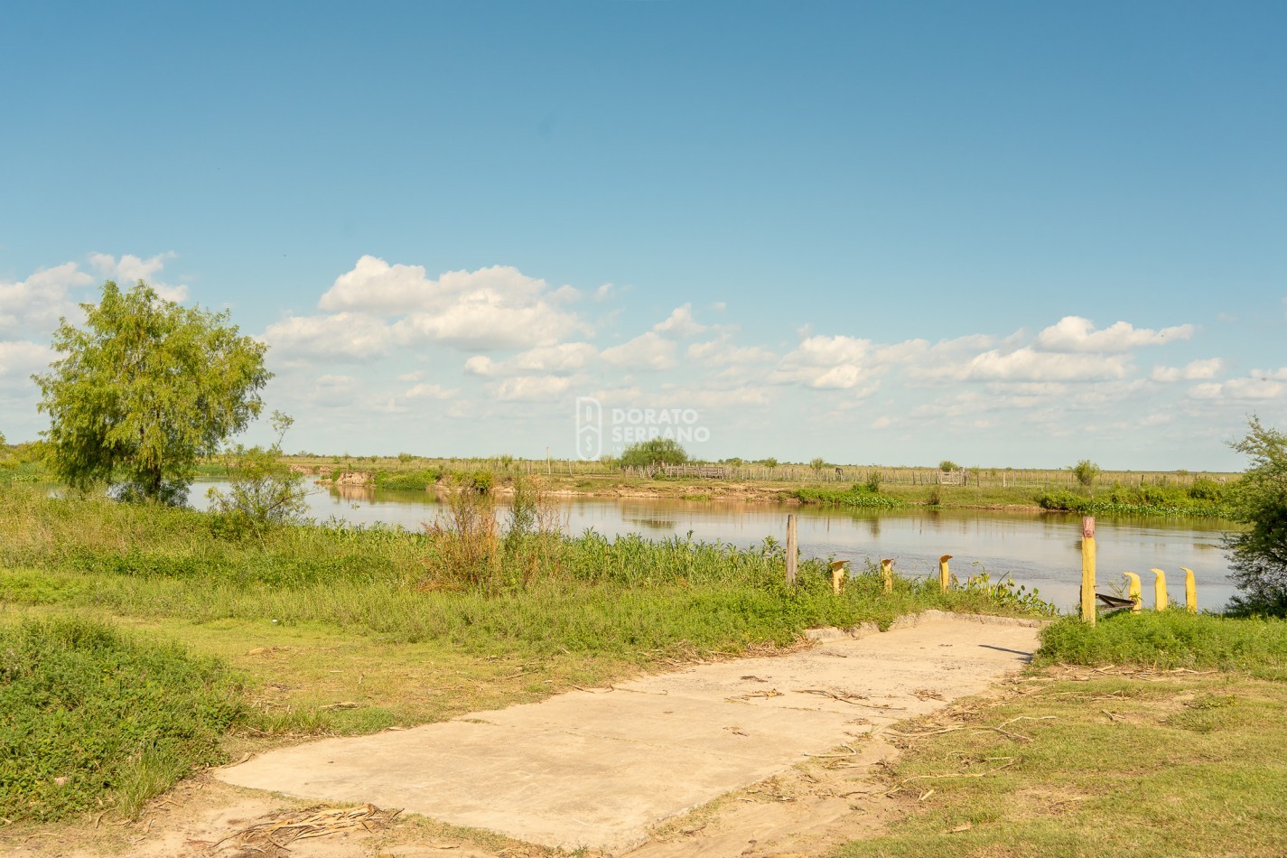 CASA EN EL RIO! GRANDIOSA! BARRIO BASUALDO!