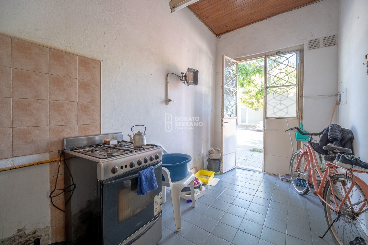 COMPLEJO DE 3 DEPTOS. CENTRICOS + PLUS: LOTE REMANENTE!  