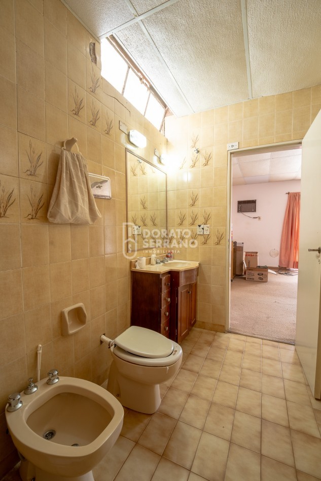 CASA EN BARRIO RESIDENCIAL! LISTA PARA UN NUEVO SUEÑO!