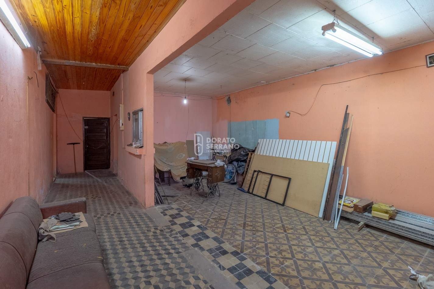 CASA A RECICLAR + GALPON NUEVO!