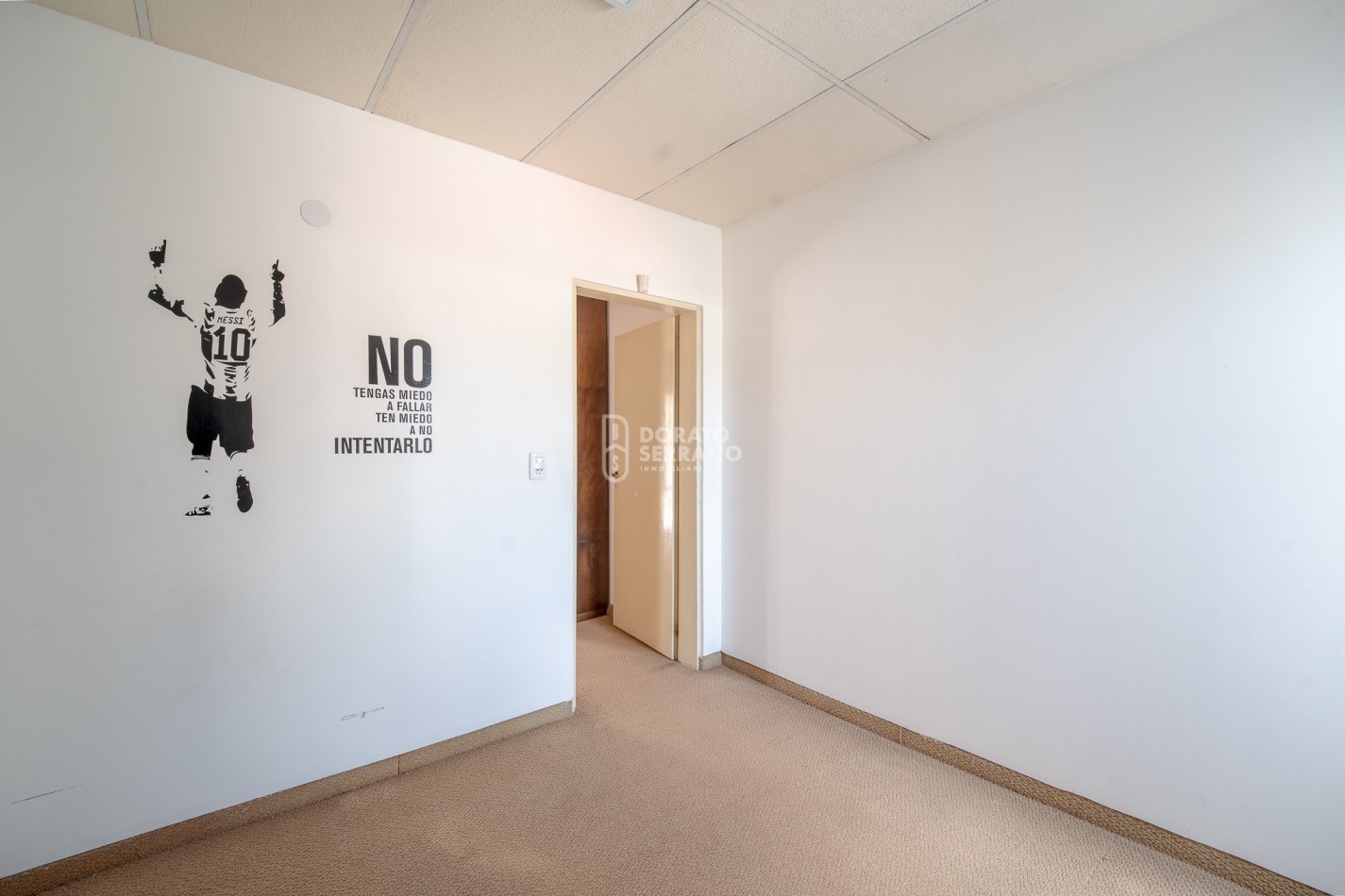 CASA EN BARRIO RESIDENCIAL! LISTA PARA UN NUEVO SUEÑO!