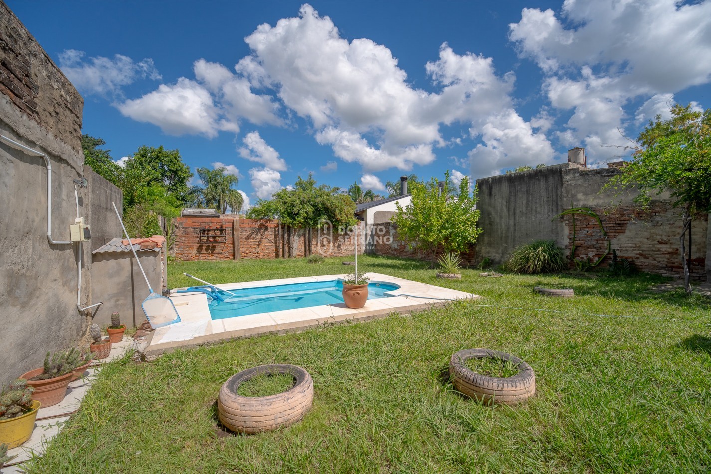 LISTA PARA HABITAR! TODOS LOS SERVICIOS! SOBRE AVDA!