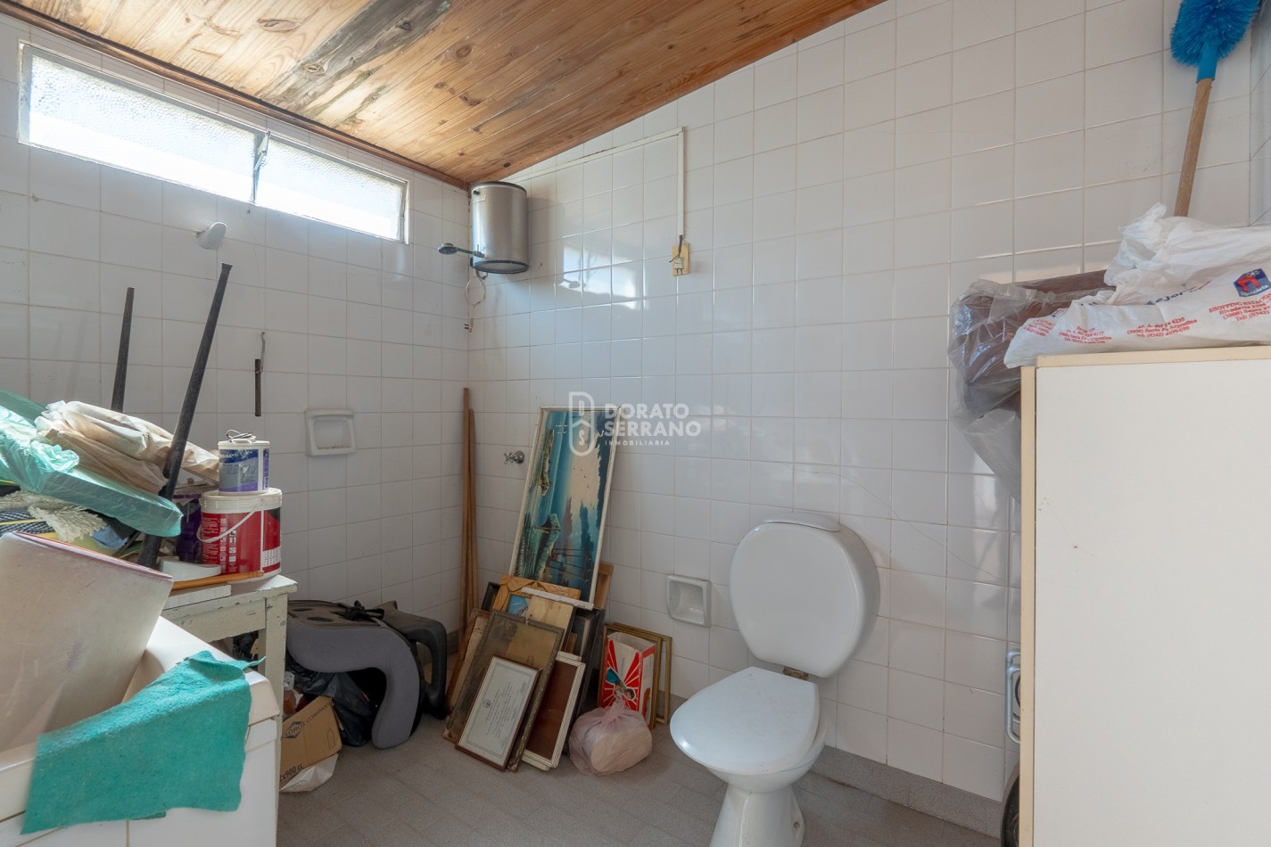 CASA + LOCAL SOBRE AVENIDA! 14 MTS. DE FRENTE!