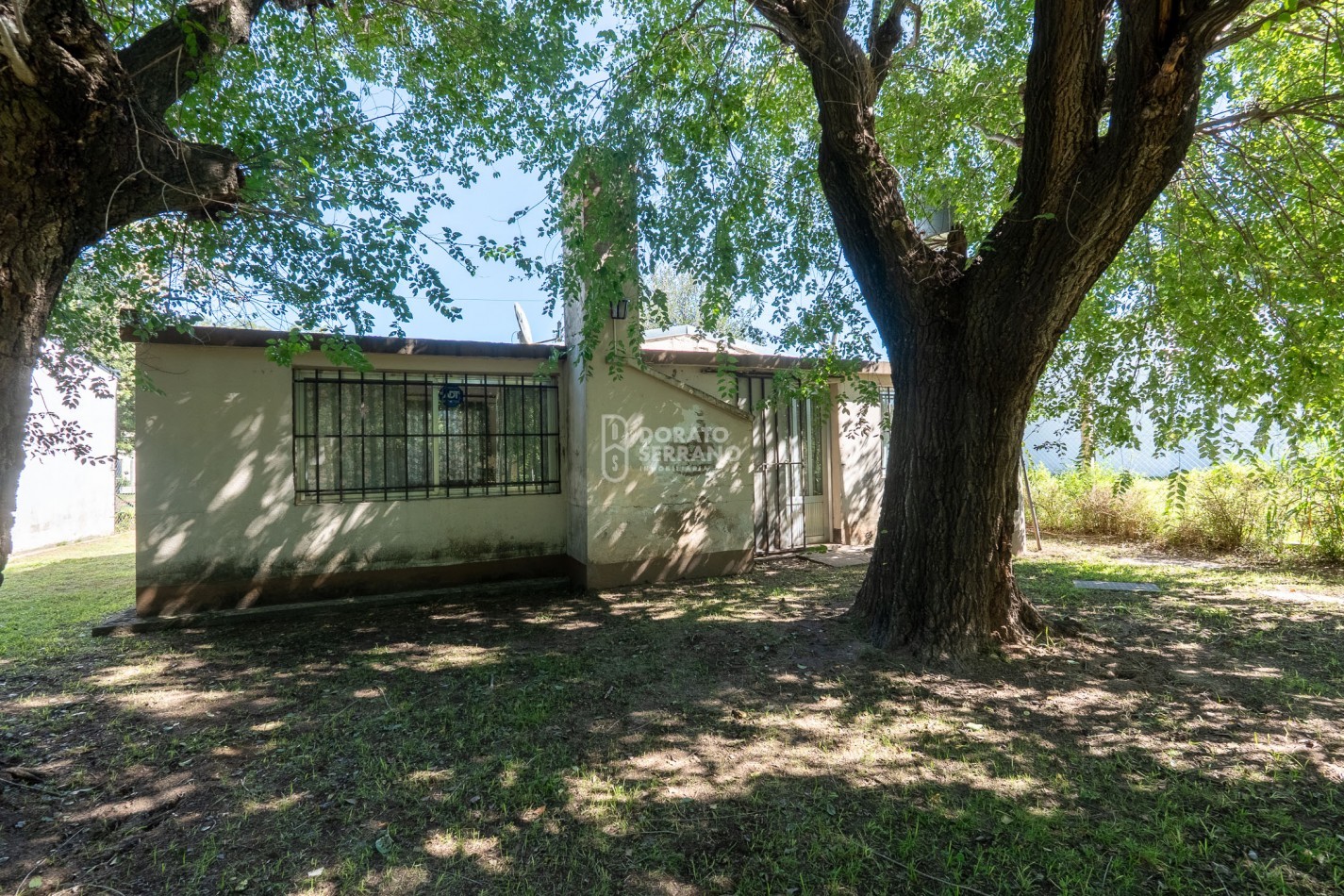 CASA EN EL RIO - BARRIO GALVEZ - PRACTICA Y BIEN UBICADA!