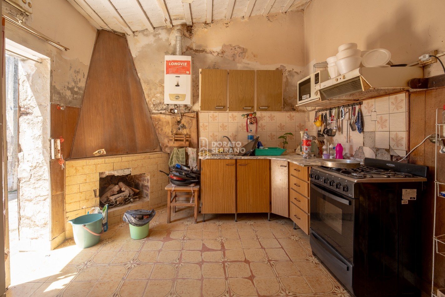 LOTE EN BARRIO FLORIDA! TODOS LOS SERVICIOS - PLUS EDIFICADO A DEMOLER O RECICLAR. 