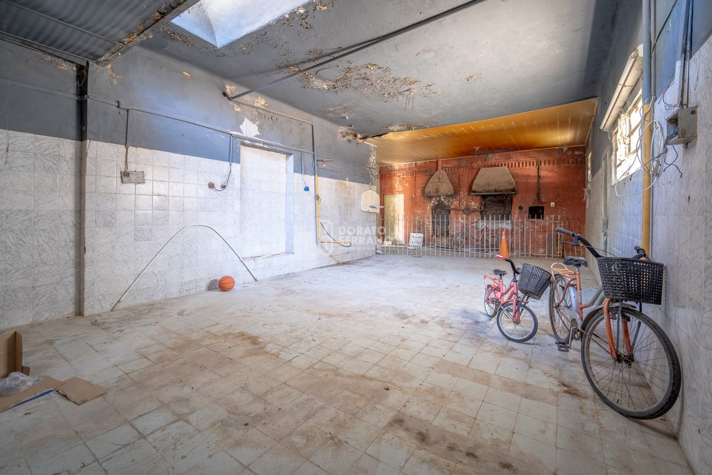 42 MTS. DE FRENTE EN ESQUINA! MAXIMAS POSIBILIDADES SOBRE 25 DE MAYO!