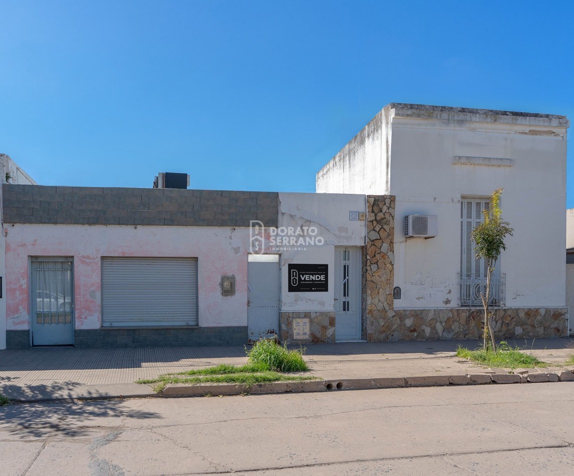 CASA + LOCAL SOBRE AVENIDA! 14 MTS. DE FRENTE!