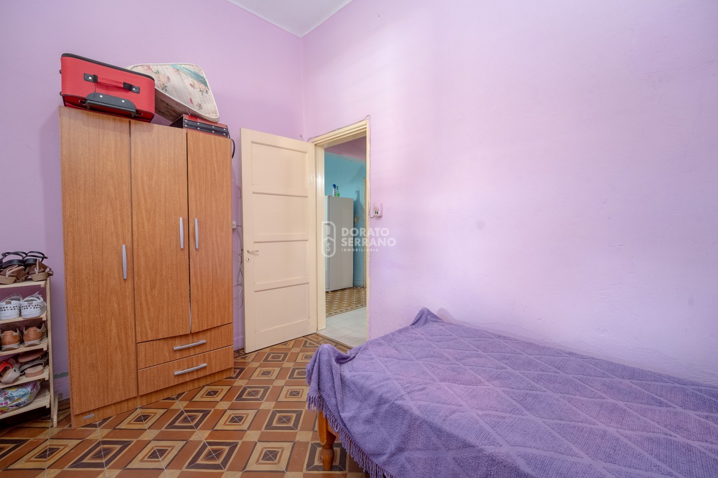 LISTA PARA HABITAR! TODOS LOS SERVICIOS! SOBRE AVDA!