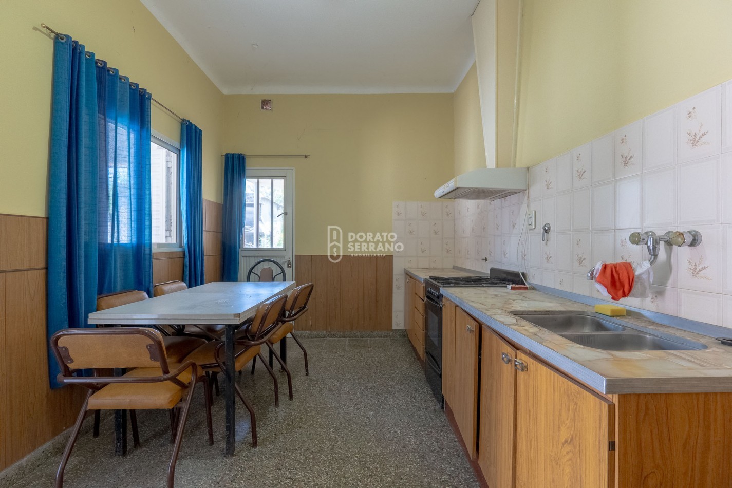 PRACTICA Y BIEN UBICADA.