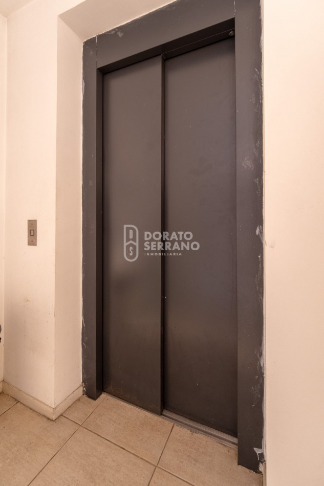 DEPTO. 1 DORMITORIO Y BAULERA S/ PEATONAL SAN MARTIN. ROSARIO!