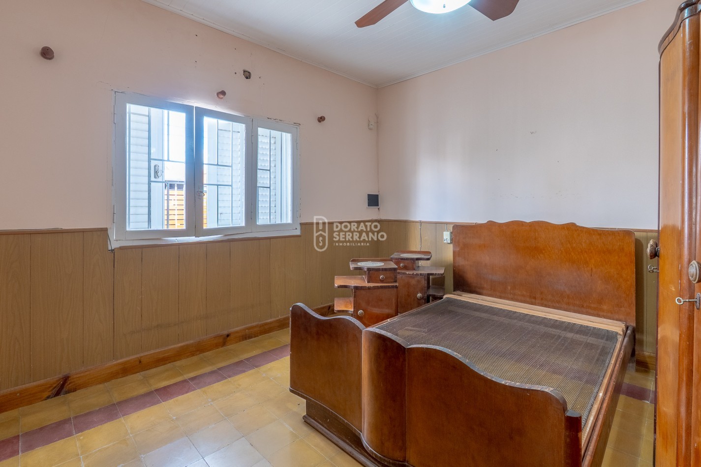 CASA + 750 M2 DE LOTE! Todos los servicios!