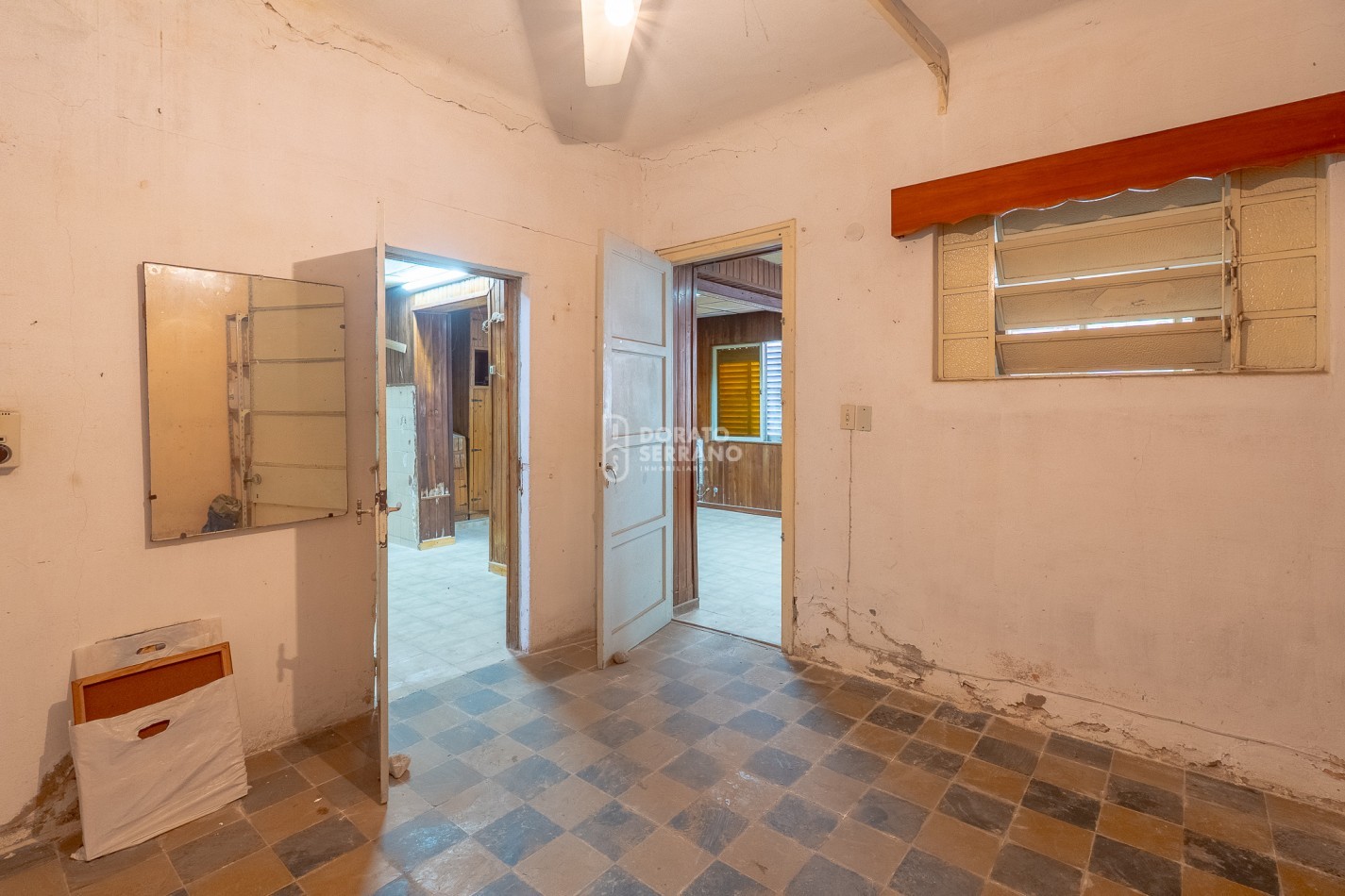 CASA A RECICLAR + GALPON NUEVO!