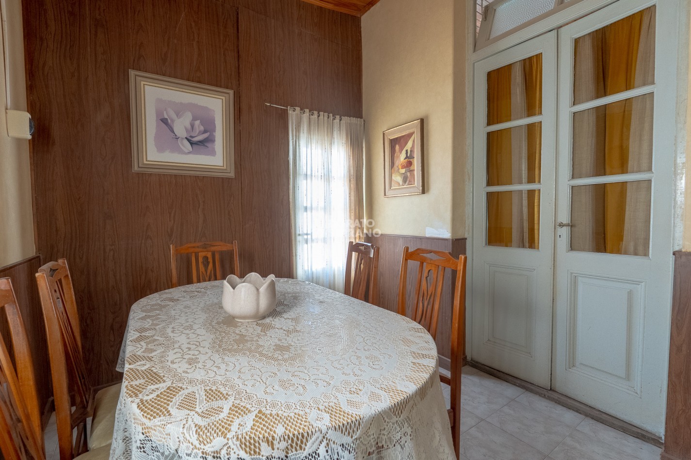 CASA + LOCAL SOBRE AVENIDA! 14 MTS. DE FRENTE!