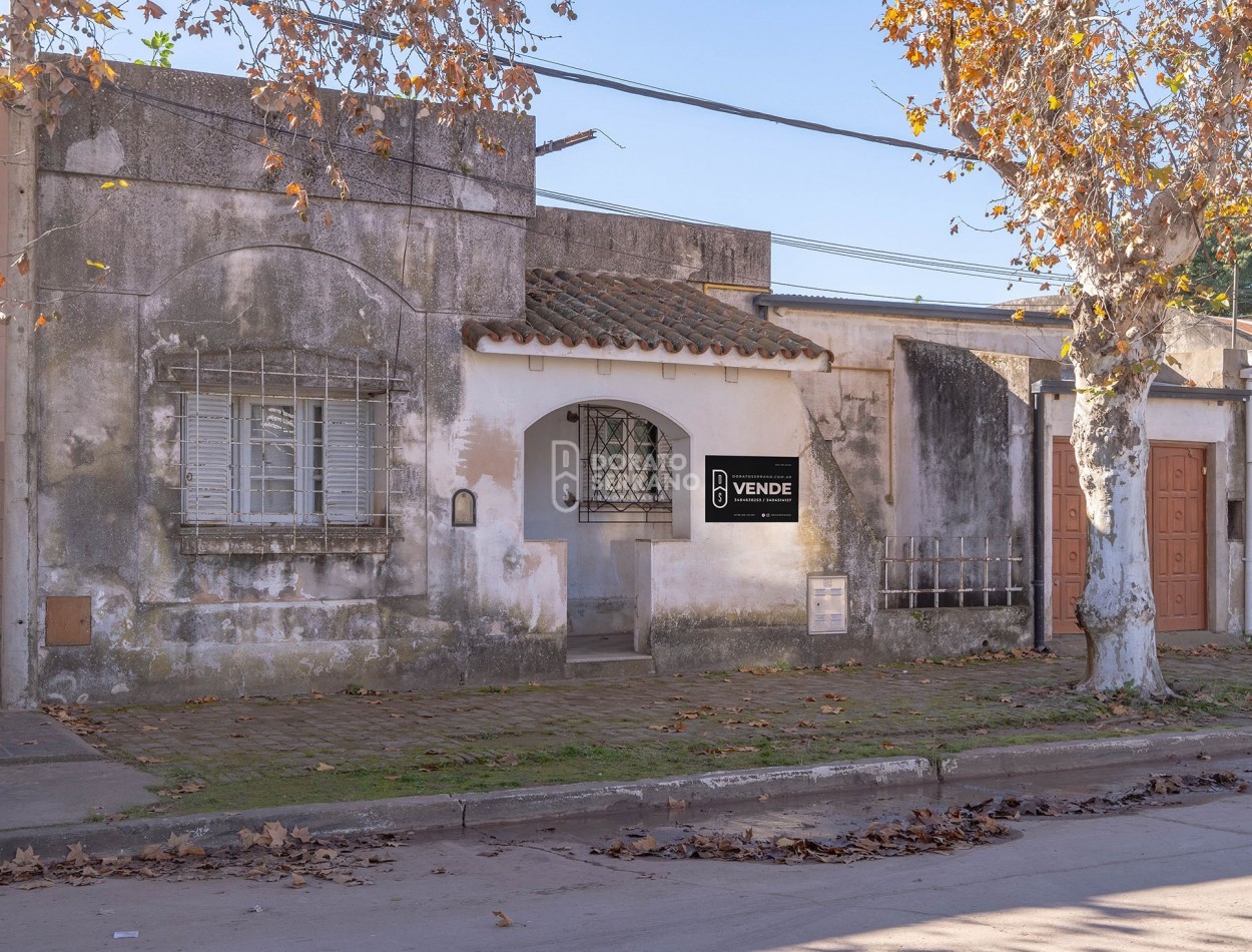 CASA A RECICLAR + GALPON NUEVO!