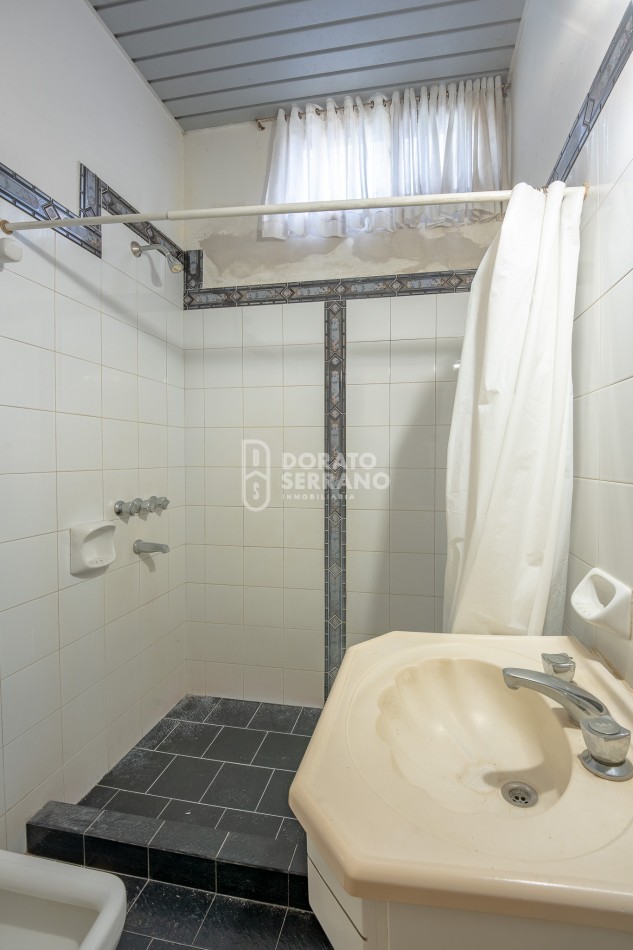 CASA EN EL RIO! GRANDIOSA! BARRIO BASUALDO!