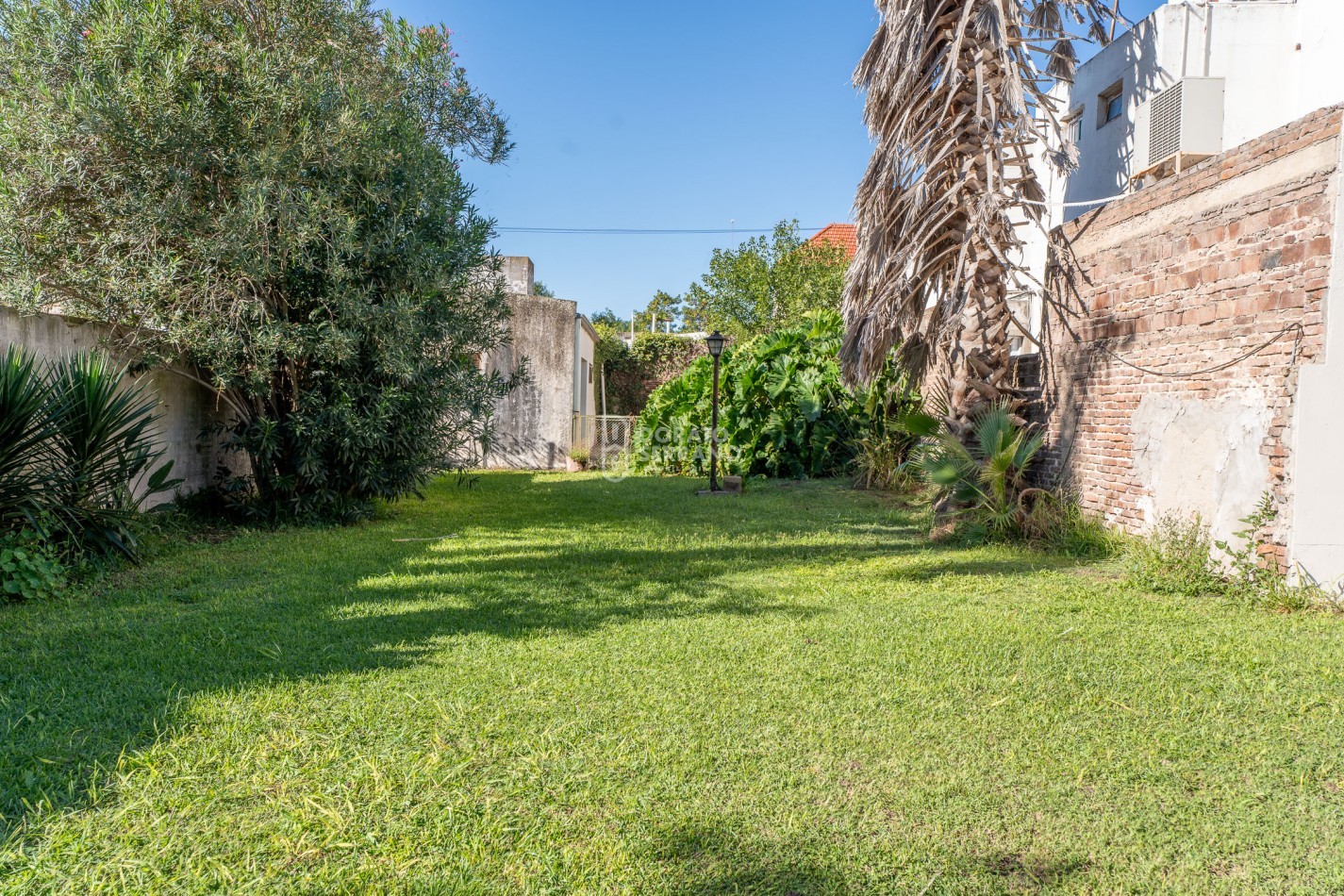 PORTE Y ESTILO PROPIO - AREA CENTRAL!