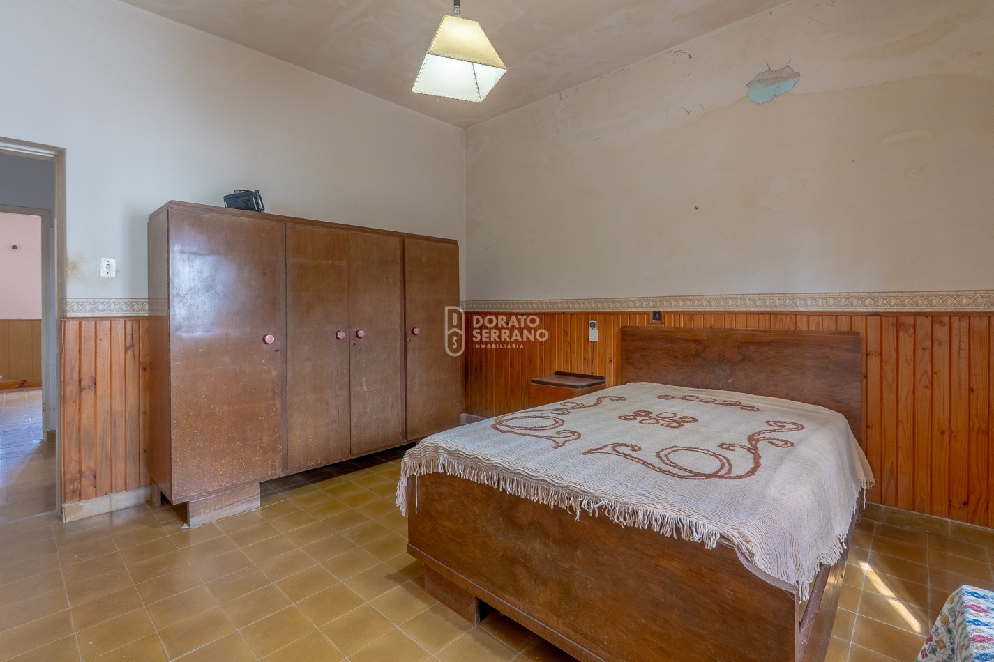 CASA + 750 M2 DE LOTE! Todos los servicios!