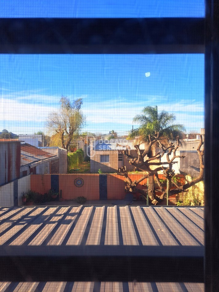 IMPECABLE CASA-HABITACION! 