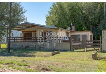 CASA EN EL RIO - BARRIO GALVEZ - PRACTICA Y BIEN UBICADA!