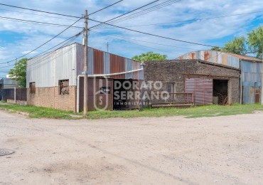 LOTE EN ESQUINA + PLUS: GALPONES DEPOSITO.