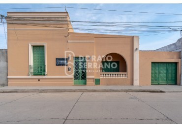 CASA ESTILO COLONIAL - TODOS LOS SERVICIOS!